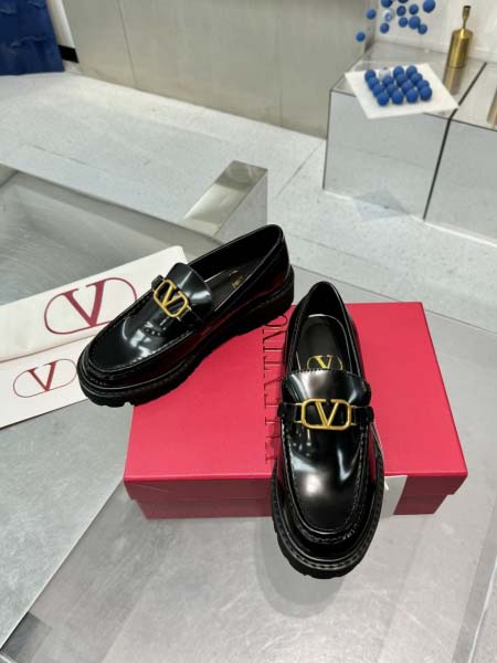 2025年10月22日入荷新作VALENTINO女性用35-42靴人気商品★/誕生日プレゼント/高品質/SL工場