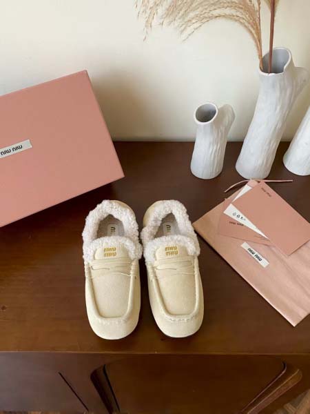 2025年10月22日入荷新作Miumiu女性用35-42靴人気商品★/誕生日プレゼント/高品質/SL工場