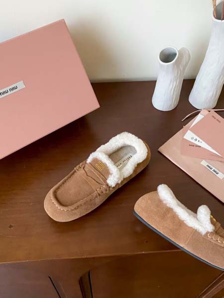 2025年10月22日入荷新作Miumiu女性用35-42靴人気商品★/誕生日プレゼント/高品質/SL工場