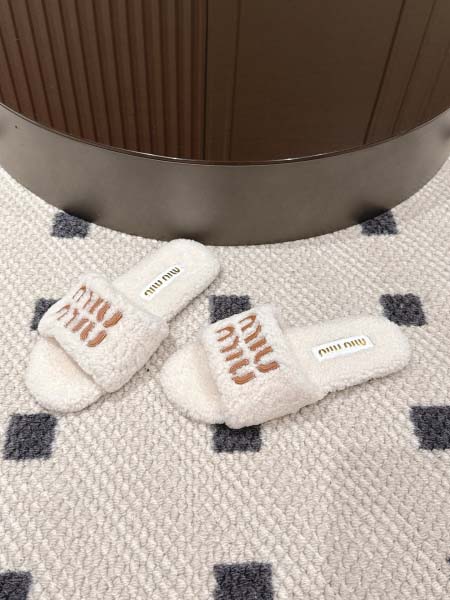 2025年10月22日入荷新作miumiu女性用35-41靴人気商品★/誕生日プレゼント/高品質/SL工場