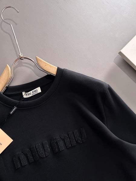 2025年10月31日秋冬新作miumiutシャツ高品質人気商品/LDF工場