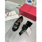 2025年10月22日入荷新作VALENTINO女性用35-42靴人気商品★/誕生日プレゼント/高品質/SL工場