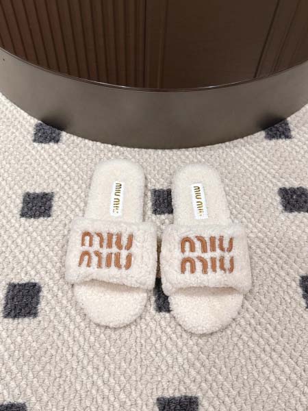 2025年10月22日入荷新作miumiu女性用35-41靴...