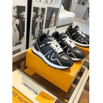 2025年10月22日入荷新作Louis Vuitton男女兼用35-46靴人気商品★/誕生日プレゼント/高品質/SL工場