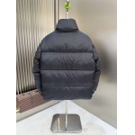 2025年10月22日秋冬入荷新作Pradaダウンジャケット高品質 人気商品/DD工場