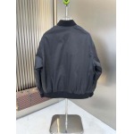 2025年10月22日秋冬入荷新作Pradaダウンジャケット高品質 人気商品/DD工場