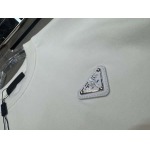 2025年10月26日入荷秋冬新作Prada同じデザインで長袖や半袖も作れます高級品/MP工場