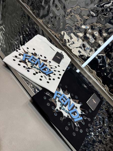 2025年10月26日入荷秋冬新作Fendi半袖Tシャツ高級...