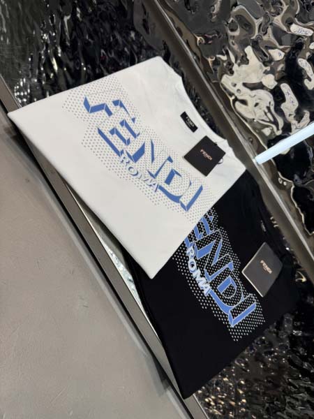 2025年10月26日入荷秋冬新作Fendi半袖Tシャツ高級...