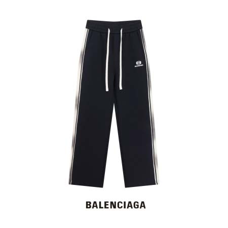 2025年10月28日秋冬新作Balenciagaスウェット...