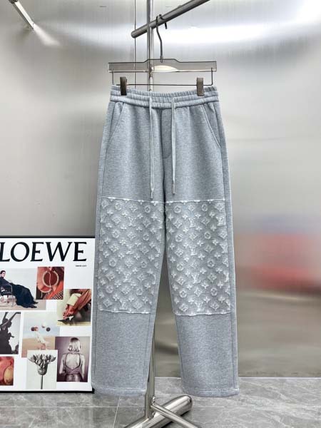 2025年10月28日秋冬新作Louis Vuittonスウ...