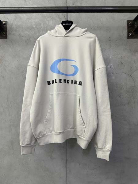 2025年10月28日秋冬新作Balenciagaスウェット...