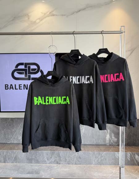 2025年10月30日秋冬新作BALENCIAGAスウェット...