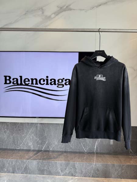 2025年10月30日秋冬新作BALENCIAGAスウェット...