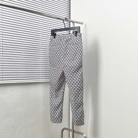 2025年11月8日秋冬新作VALENTINOズボン高品質人気商品/LDF工場