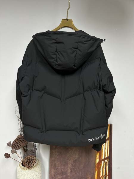 2025年11月14日秋冬新作Monclerダウンジャケット高品質人気商品/QIU工場