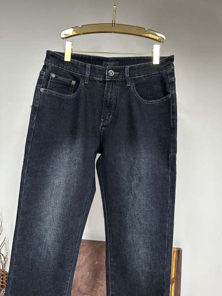 2025年11月17日秋冬新作Pradaジーパン高品質人気商品/QIU工場