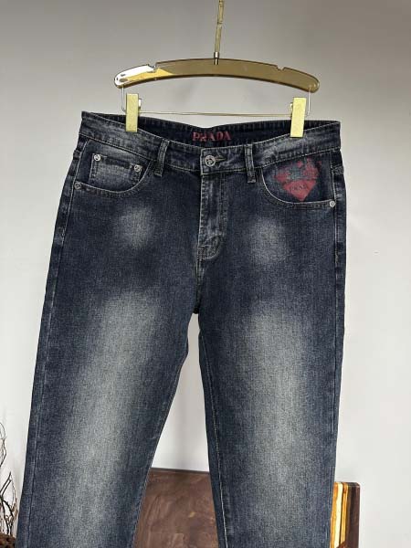 2025年11月17日秋冬新作Pradaジーパン高品質人気商品/QIU工場