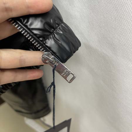 2025年11月17日秋冬新作Pradaダウンジャケット高品質人気商品女性用/QIU工場