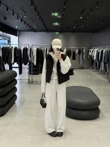 2025年11月22日入荷秋冬新作Alexander Wangダウンジャケットファッション/誕生日プレゼント/贈り物 can工場