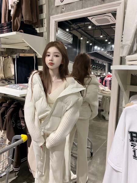 2025年11月22日入荷秋冬新作Monclerダウンジャケットファッション/誕生日プレゼント/贈り物 can工場