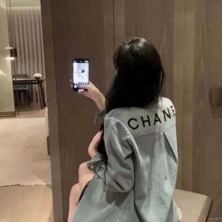 2025年11月23日入荷秋冬新作CHANEL デニムシャツ ファッション/誕生日プレゼント/贈り物 can工場