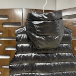 2025年11月14日秋冬新作Monclerダウンベスト高品質人気商品/QIU工場