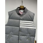 2025年11月14日秋冬新作Thom browneダウンベスト高品質人気商品/QIU工場