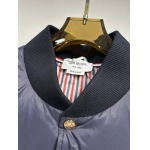 2025年11月14日秋冬新作Thom browneダウンベスト高品質人気商品/QIU工場