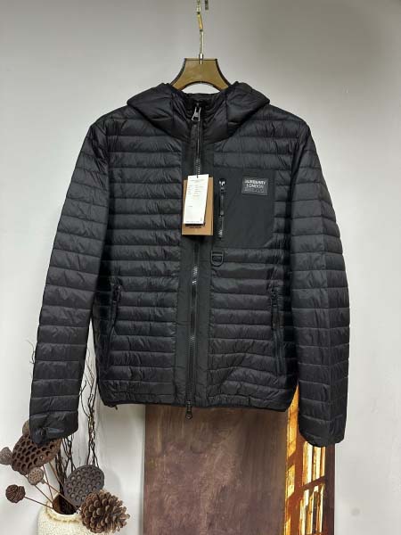 2025年11月14日秋冬新作Burberryダウンジャケッ...