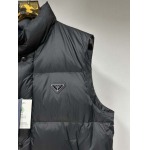 2025年11月17日秋冬新作Pradaダウンベスト高品質人気商品/QIU工場