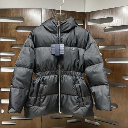 2025年11月17日秋冬新作PRADAダウンジャケット高品...