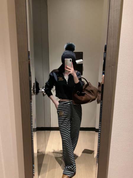 2025年11月18日入荷秋冬新作CHANEL セーター+ズ...