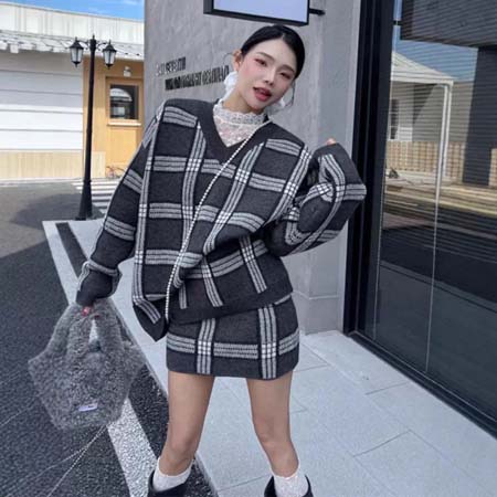 2025年11月18日入荷秋冬新作miumiuニット セット...