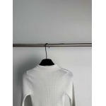 2025年11月18日入荷秋冬新作miumiu ニット ファッション/誕生日プレゼント/贈り物 can工場