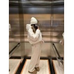 2025年11月18日入荷秋冬新作CHANEL白ラムウールのウールコートの女性の秋冬の短いモデル2025新モデルです