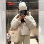2025年11月18日入荷秋冬新作CHANEL白ラムウールのウールコートの女性の秋冬の短いモデル2025新モデルです