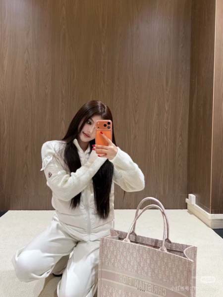 2025年11月22日入荷秋冬新作Monclerダウンジャケ...