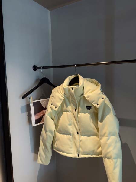 2025年11月23日入荷秋冬新作Pradaダウンジャケット...