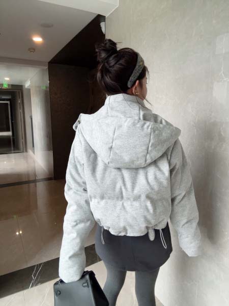 2025年11月23日入荷秋冬新作Pradaダウンジャケット...