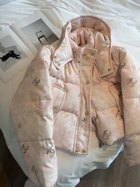 2025年11月23日入荷秋冬新作Chanelダウンジャケッ...