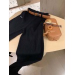 2025年11月24日入荷秋冬新作miumiu ズボン  ファッション/誕生日プレゼント/贈り物 can工場