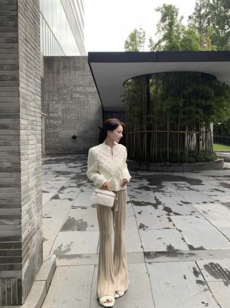 2025年11月24日入荷秋冬新作miumiu ズボン ファ...