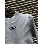 2025年11月24日入荷秋冬新作miumiu ニット/セーターファッション/誕生日プレゼント/贈り物 can工場