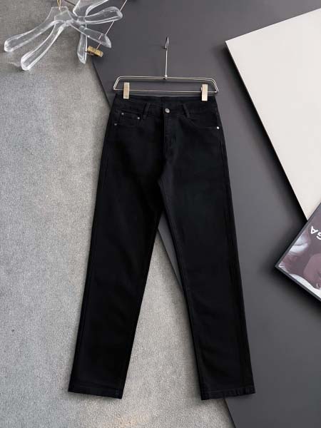 2025年11月26日入荷秋冬新作Loeweジーパン高級なプ...