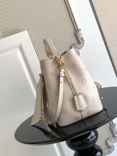 2025年12月8日入荷ヴィトン バッグM14401 高品質新作/誕生日プレゼント