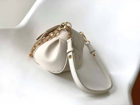 2025年12月8日入荷ヴィトン バッグM45836 M45813 M45819M46393FAVORITE FavoriteMonogramoo[][]24 x 14 x 9 高品質新作/誕生日プレゼント