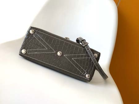 2025年12月9日入荷Louis Vuitton バッグ N82033 N98925 N98928 N80432 N99017 N84714 N86012 Rose des Vents LV 27x11x19 高品質新作/誕生日プレゼント