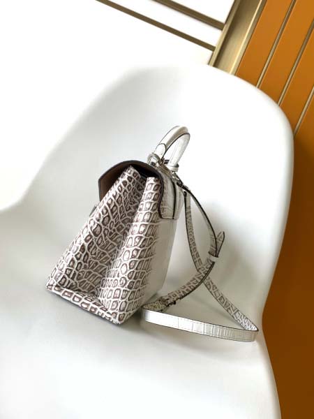 2025年12月9日入荷Louis Vuitton バッグ N82033 N98925 N98928 N80432 N99017 N84714 N86012 Rose des Vents LV 27x11x19 高品質新作/誕生日プレゼント