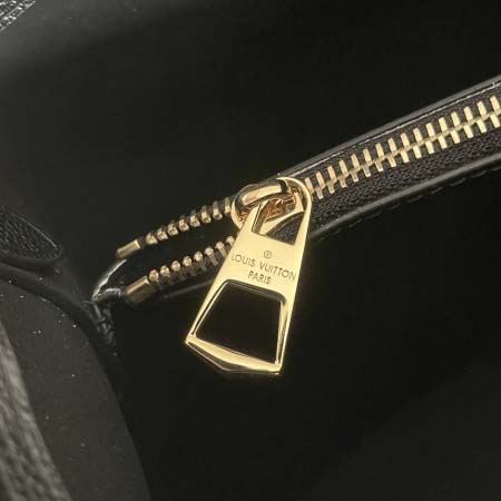 2025年12月9日入荷Louis Vuitton バッグM45256 M45306 M46526 M45307  Monogram Empreinte26.0 x 26.0 x 17.5 高品質新作/誕生日プレゼント/ZC工場